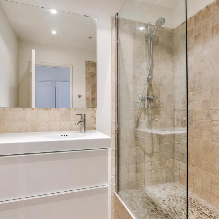 Spacieux 2 chambres et balcon - 4 personnes - Appartement 2 Chambres - 25