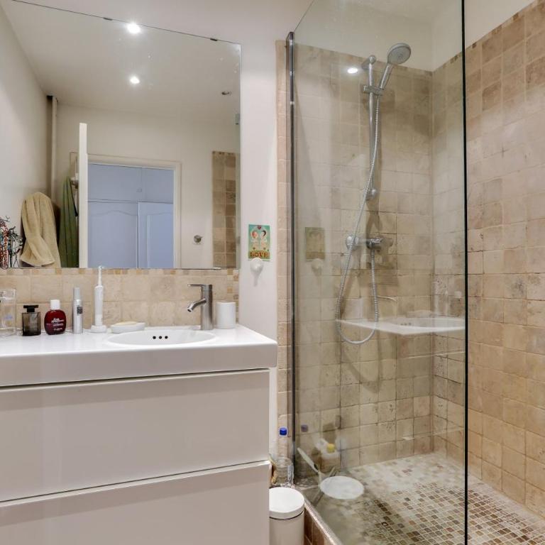 Spacieux 2 chambres et balcon - 4 personnes - Appartement 2 Chambres - 13