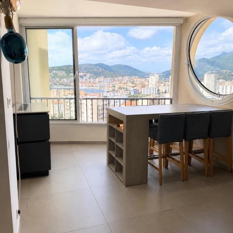 Appartement avec vue panoramique Salle de sport - Appartement 3 Chambres - 11
