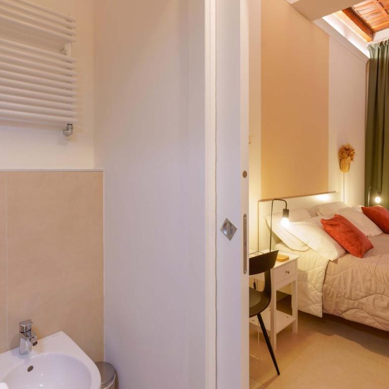 Sotto le Torri by Edera Rooms - Camera King Deluxe - 13