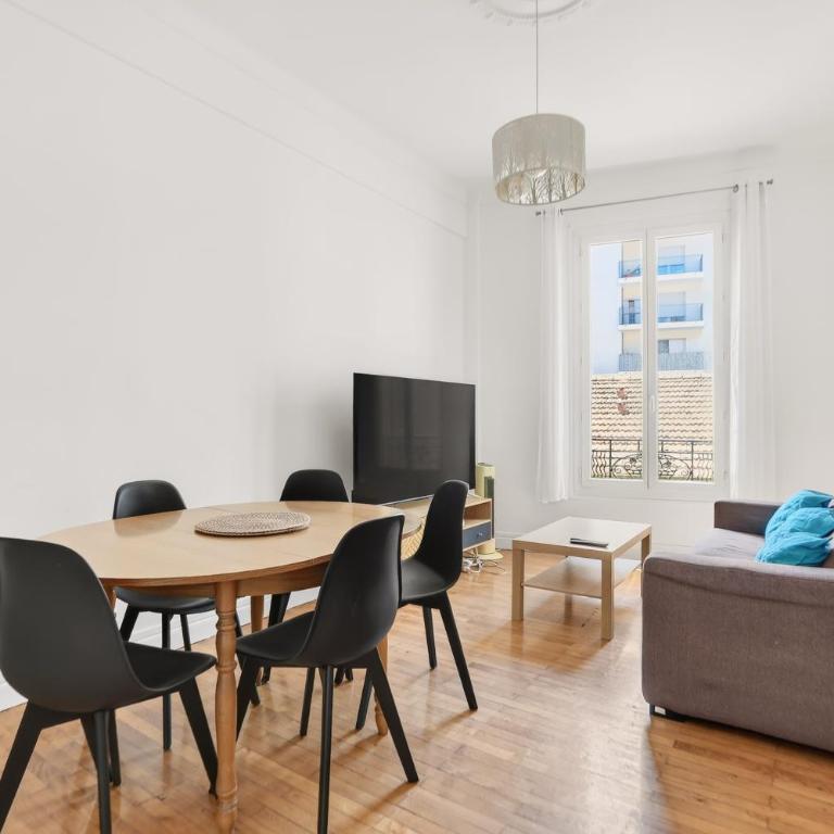 Chaleureux T3 à 15 min de la plage - Nice Ouest - Two-Bedroom Apartment - 20