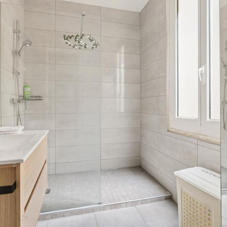 Chaleureux T3 à 15 min de la plage - Nice Ouest - Two-Bedroom Apartment - 16