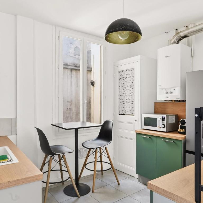 Chaleureux T3 à 15 min de la plage - Nice Ouest - Two-Bedroom Apartment - 21