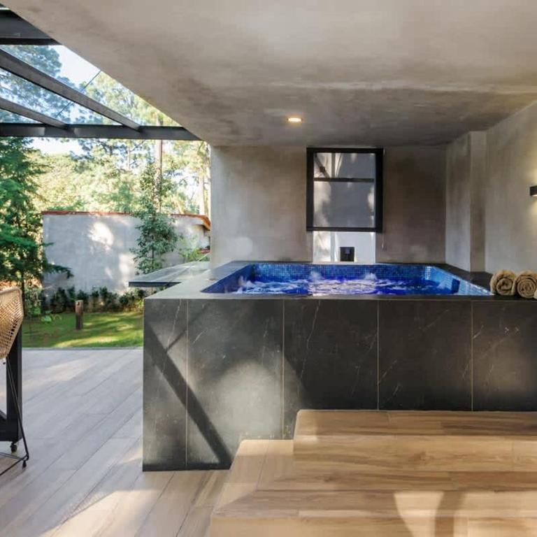 Increible propiedad en el bosque con Jacuzzi - Maison de Vacances - 6