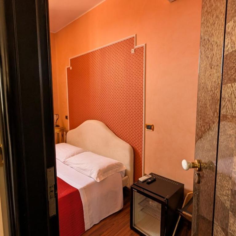 Aurea Rooms - Vescovo Pitirro - Camera Matrimoniale Piccola - 3