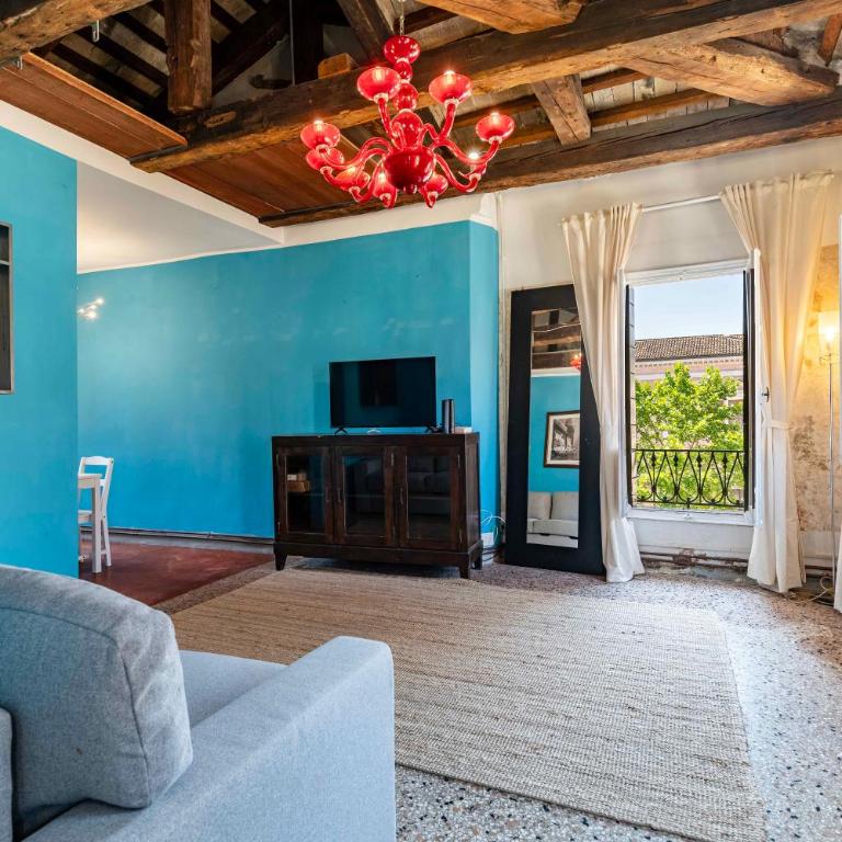 Charming 6-People Stay in Campo Santi Apostoli by Bricola Apartments - Two-Bedroom Apartment - 3