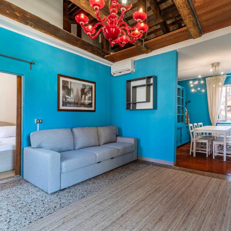 Charming 6-People Stay in Campo Santi Apostoli by Bricola Apartments - Two-Bedroom Apartment - 5