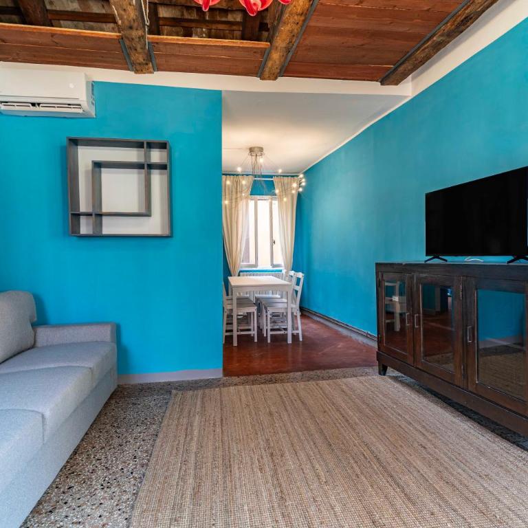 Charming 6-People Stay in Campo Santi Apostoli by Bricola Apartments - Two-Bedroom Apartment - 4