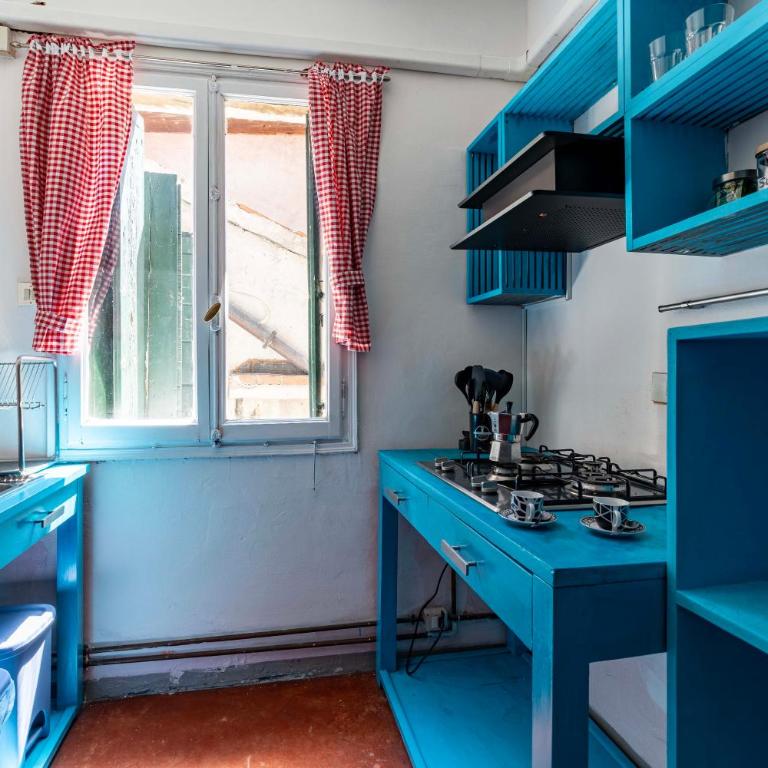 Charming 6-People Stay in Campo Santi Apostoli by Bricola Apartments - Two-Bedroom Apartment - 13