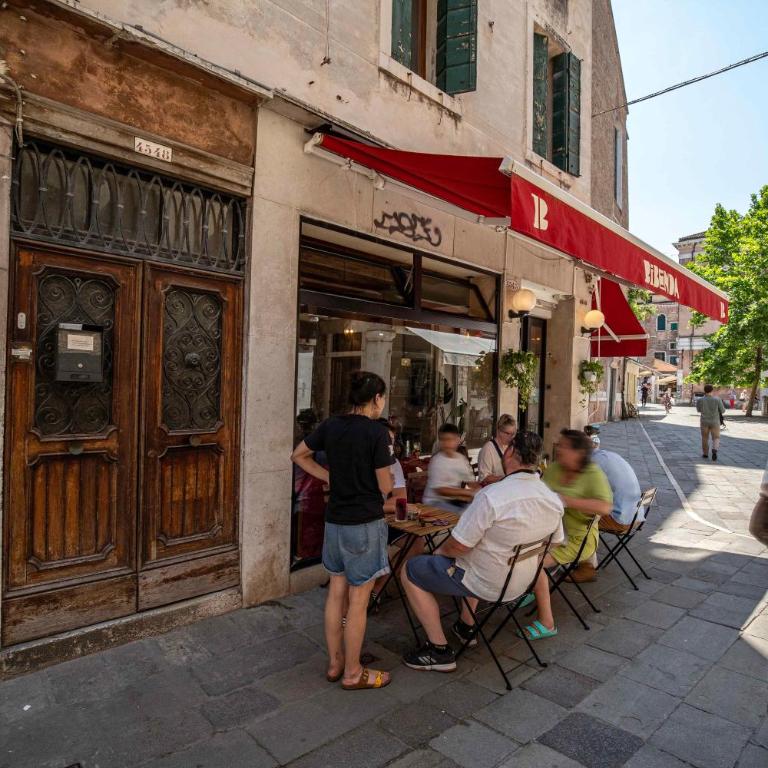 Charming 6-People Stay in Campo Santi Apostoli by Bricola Apartments - Two-Bedroom Apartment - 25