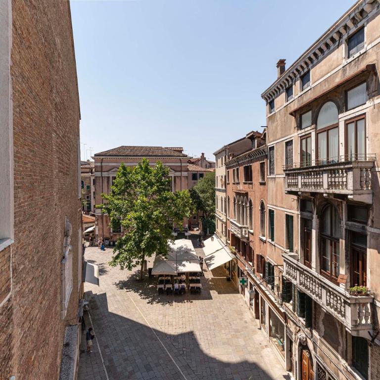 Charming 6-People Stay in Campo Santi Apostoli by Bricola Apartments - Two-Bedroom Apartment - 28