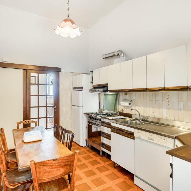 Villino Aurora-5TERRE-Near the station - Three-Bedroom Apartment with Balcony - 16