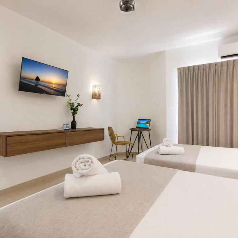 Aruma Suites - Superior Double Room with Two Double Beds - 1