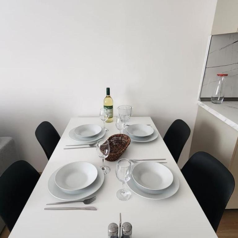 Luxury 2BR Residence Pool Parking Bar - Apartman sa 1 Spavaćom Sobom - 23
