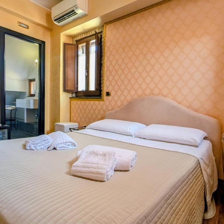 Aurea Rooms - Vescovo Pitirro - Camera Matrimoniale Standard - 1
