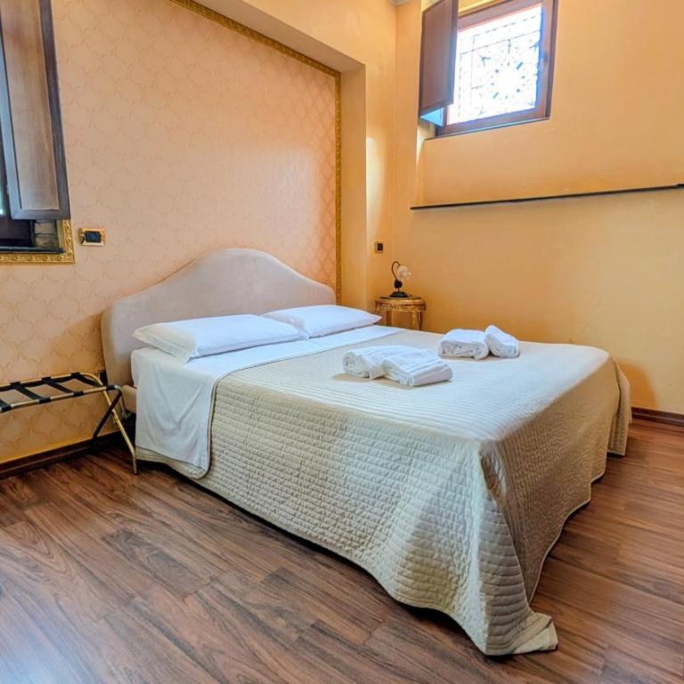 Aurea Rooms - Vescovo Pitirro - Camera Matrimoniale Standard - 2