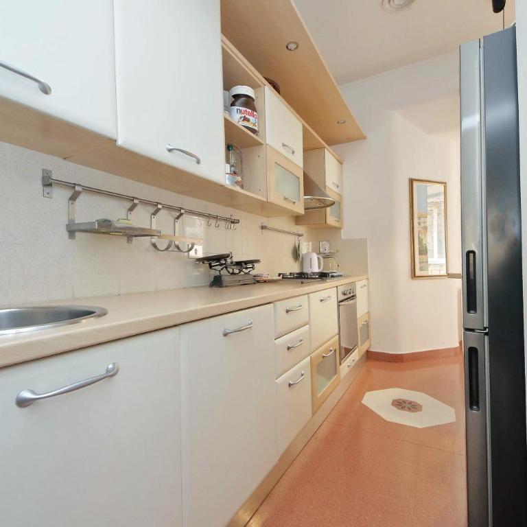 Clementina - Two-Bedroom Apartment - 28