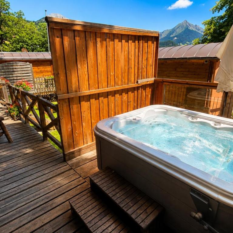 Les chambres et Roulottes des Noisetiers - Chalet - 4
