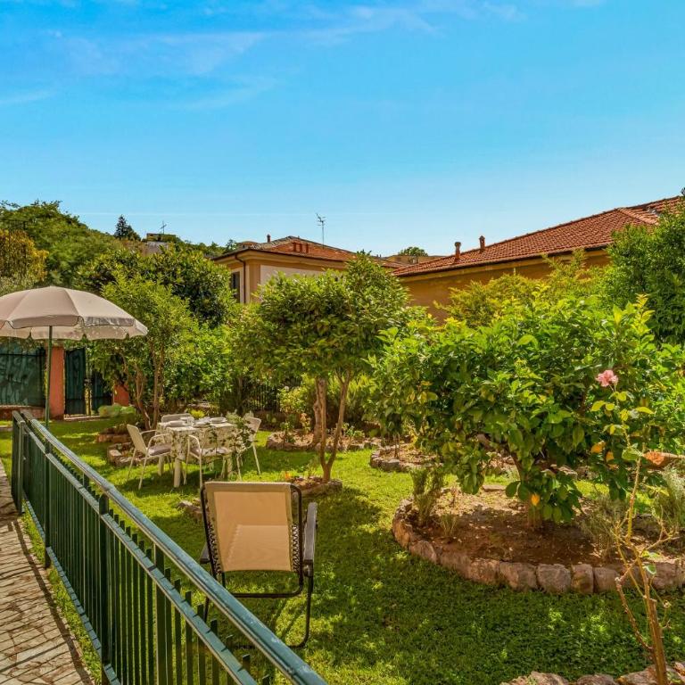 Villino Aurora-5TERRE-Near the station - One-Bedroom Apartment with Garden - 11