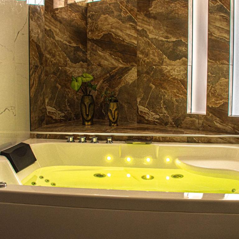 Hotel Terra - King Room with Spa Bath - 2
