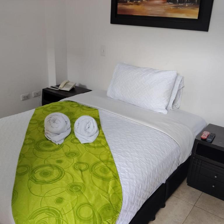 Hotel Suite La Estación - Corferias - Habitación Estándar - Cama extragrande - 1