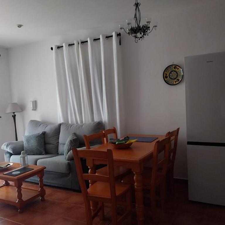 Andalusian holiday home 6 pax with community swimming pool - Three-Bedroom House - 24