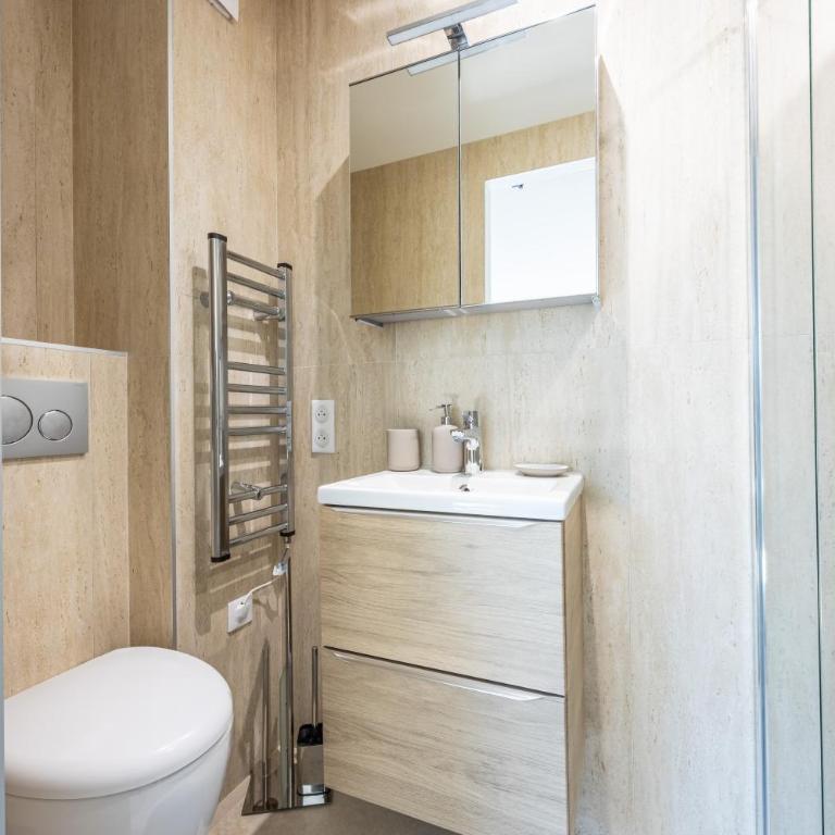 Duplex de charme au cœur d'Antibes - Appartement 2 Chambres - 12