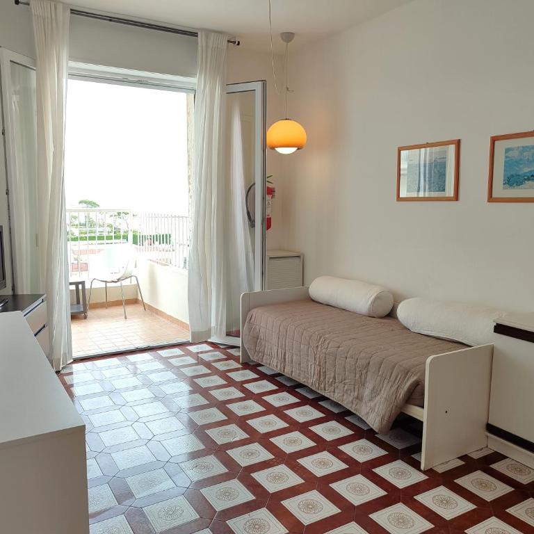 Milano - Appartamento con 2 Camere da Letto, Terrazza e Vista Mare - 13