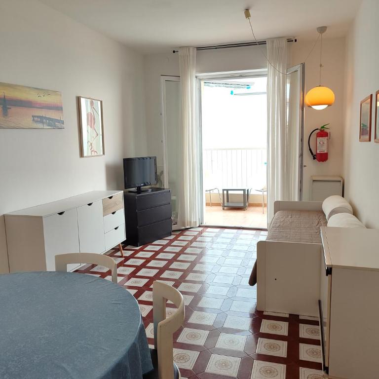 Milano - Appartamento con 2 Camere da Letto, Terrazza e Vista Mare - 14