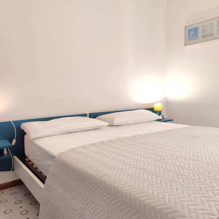 Milano - Appartamento con 2 Camere da Letto, Terrazza e Vista Mare - 15