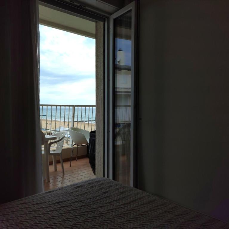 Milano - Appartamento con 2 Camere da Letto, Terrazza e Vista Mare - 17