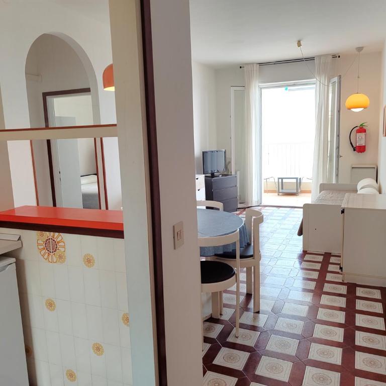 Milano - Appartamento con 2 Camere da Letto, Terrazza e Vista Mare - 18