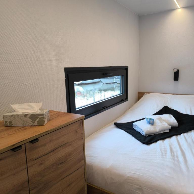 L'Oasis Caennais, péniche sur le port - Casa Mobile - 3
