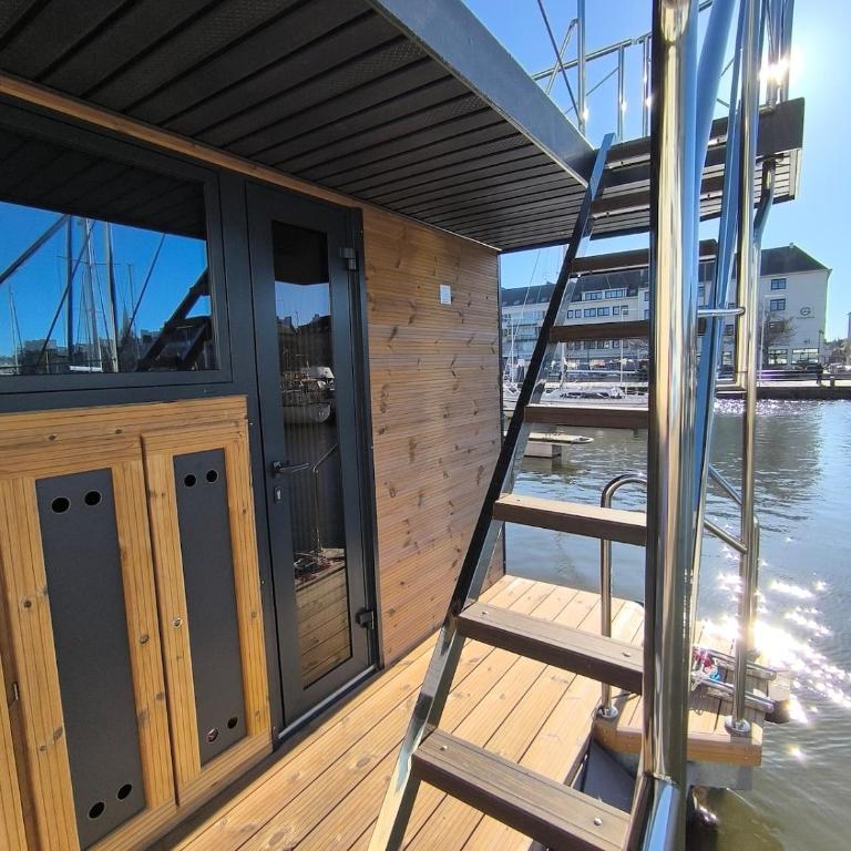 L'Oasis Caennais, péniche sur le port - Casa Mobile - 8