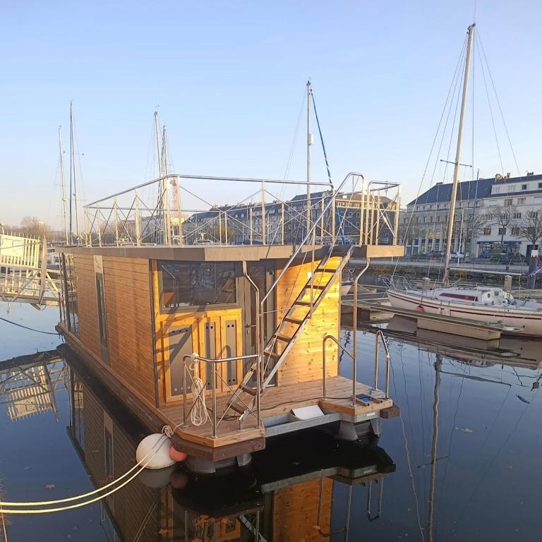 L'Oasis Caennais, péniche sur le port - Casa Mobile - 9