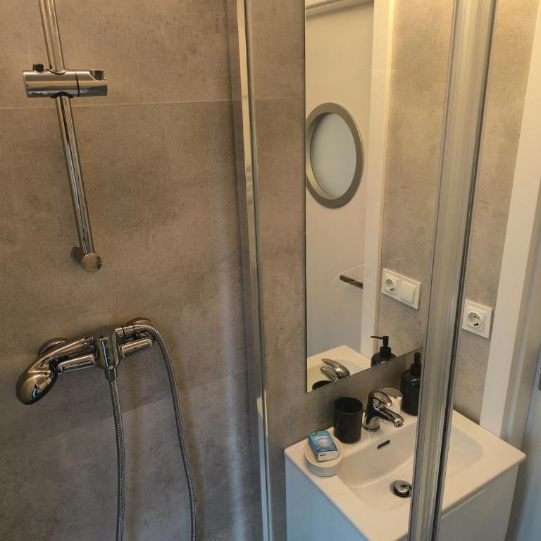 L'Oasis Caennais, péniche sur le port - Casa Mobile - 13