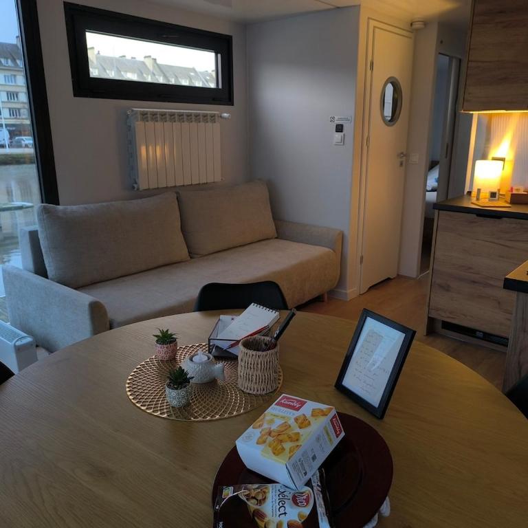 L'Oasis Caennais, péniche sur le port - Casa Mobile - 14