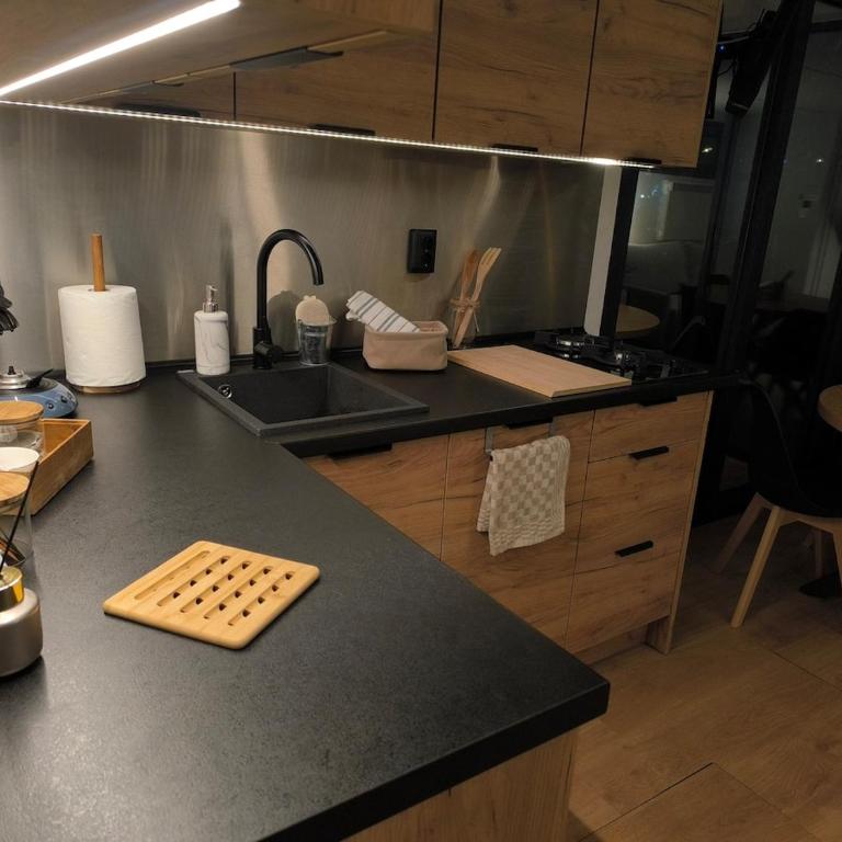 L'Oasis Caennais, péniche sur le port - Casa Mobile - 16
