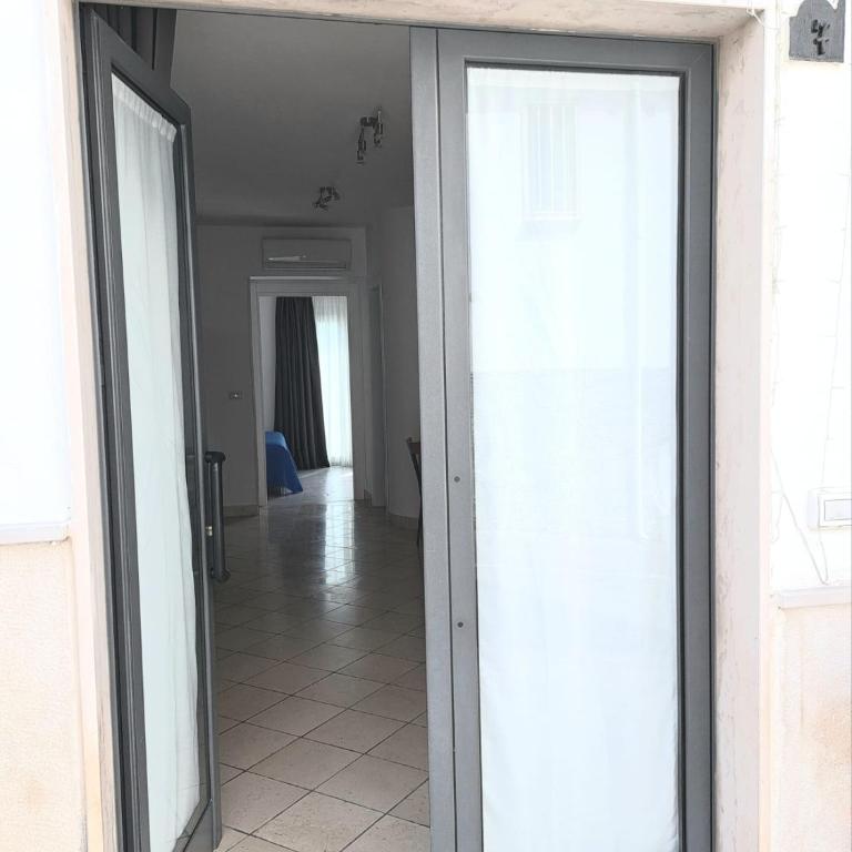 Center House - One-Bedroom Apartment - 6
