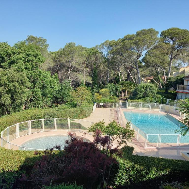 les hauts du Golf- T3 6 Personnes- PISCINE TENNIS TERRASSE - Appartement 2 Chambres - 1