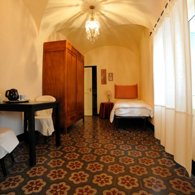 Erasmo Rooms & Breakfast - Camera Tripla - 4