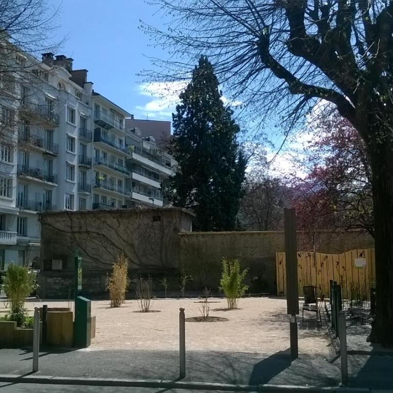Petite maison rouge, studio lumineux, calme, confortable avec 1 lit - Studio Supérieur - 17