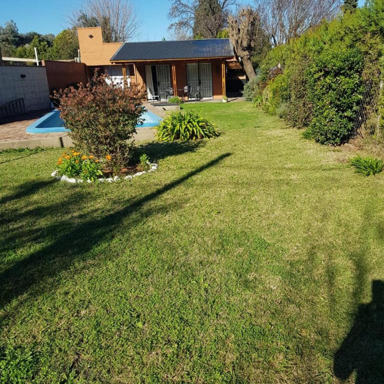 Casaquinta con parrilla, estacionamiento y pileta - Casa con 1 dormitorio - 5