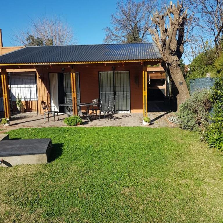 Casaquinta con parrilla, estacionamiento y pileta - Casa con 1 dormitorio - 17