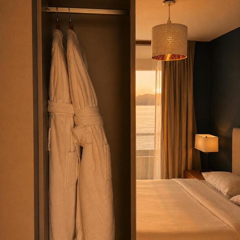 Luxury Apt - Vista al lago y amenities premium - Two-Bedroom Apartment - 2