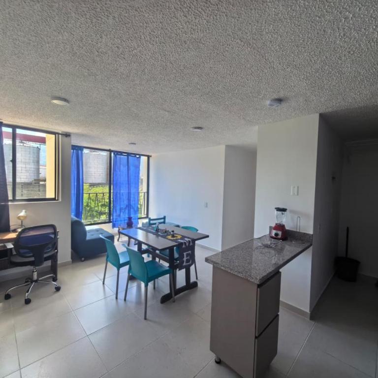 Apartamento cerca al Parque Deportivo en Ibagué - Three-Bedroom Apartment - 1