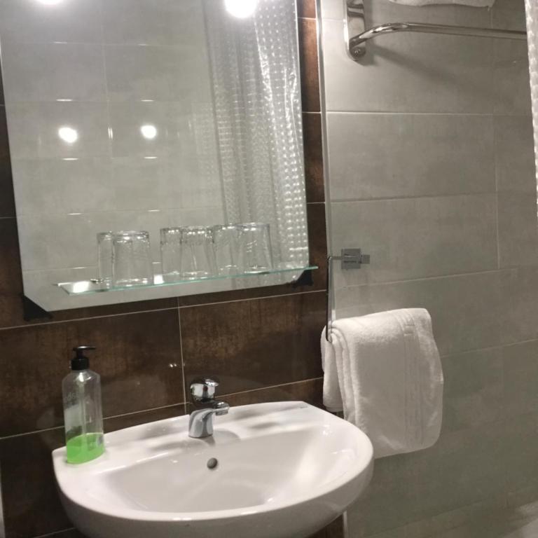 Pension Zurita - Triple Room with Private Bathroom - 1