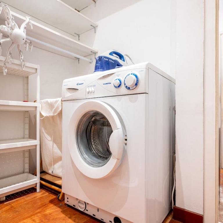 -Centro-Piazza Castello- Luxury Suite for 4 with Wi-Fi - Appartamento con 1 Camera da Letto - 7