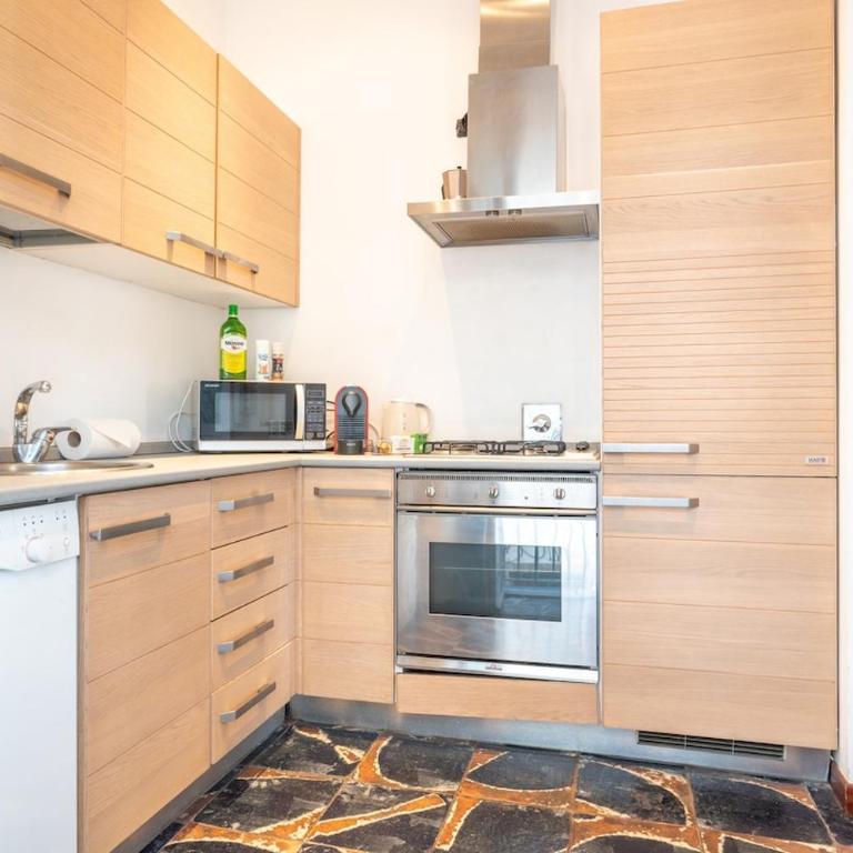 -Centro-Piazza Castello- Luxury Suite for 4 with Wi-Fi - Appartamento con 1 Camera da Letto - 15