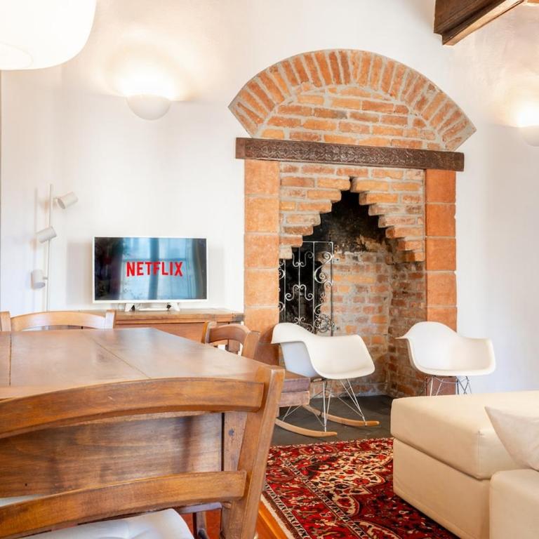 -Centro-Piazza Castello- Luxury Suite for 4 with Wi-Fi - Appartamento con 1 Camera da Letto - 19